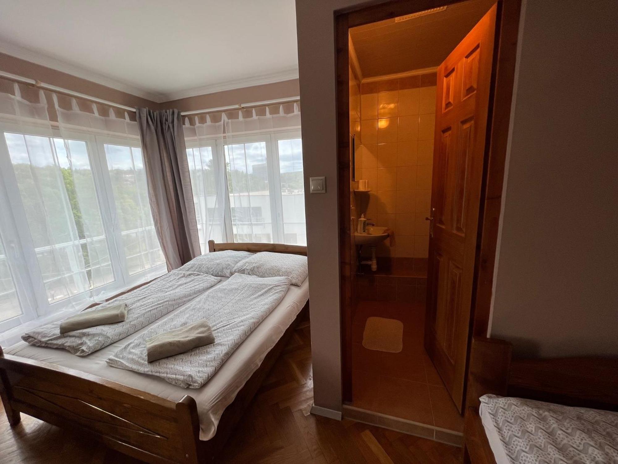 Villamerica ミシュコルツ 部屋 写真